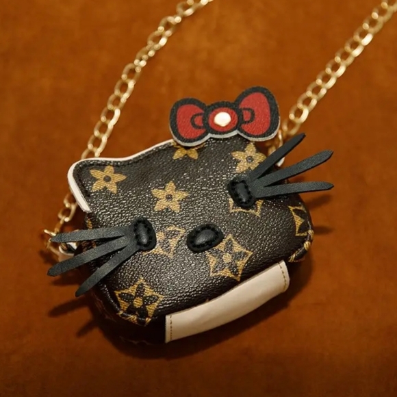 Hot Hello Kitty designer mini crossbody - Picture 2 of 5